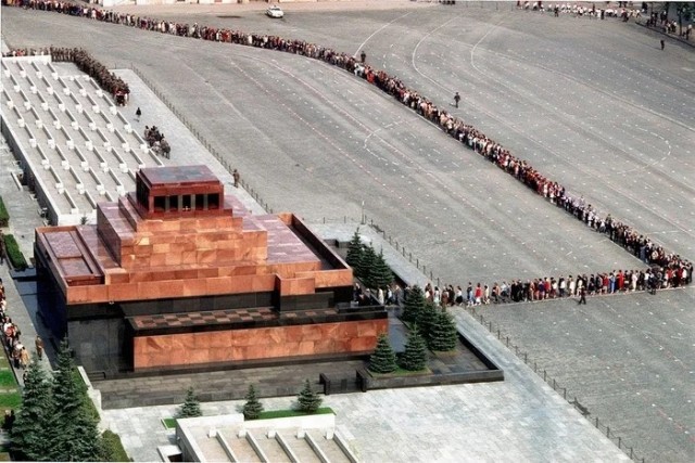 26 мая 1986 года Красная площадь. Очередь в Мавзолей Ленина.