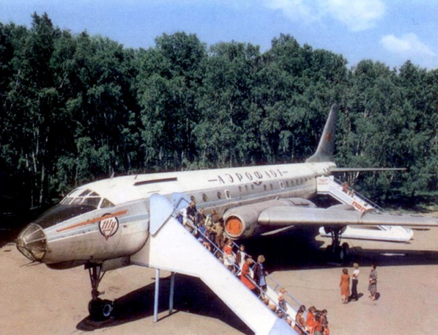 Дарите детям самолёты!