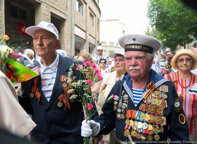 В Израиле возложили венки к памятнику "Свеча памяти" блокадникам Ленинграда