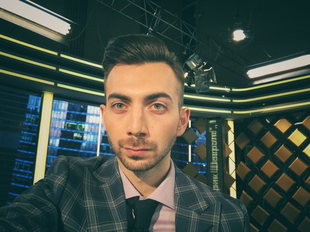 Эй красотка, почему без хиджаба!?