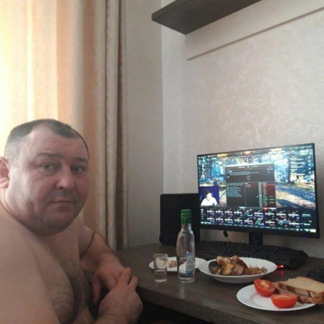 Парень проработал айтишником два года, а потом СБЕЖАЛ работать курьером