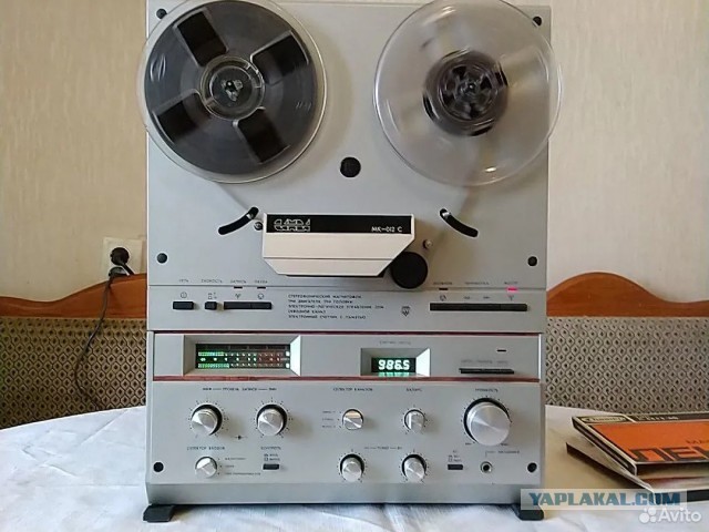 AKAI 77