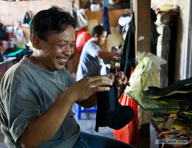 Из кожи вон.