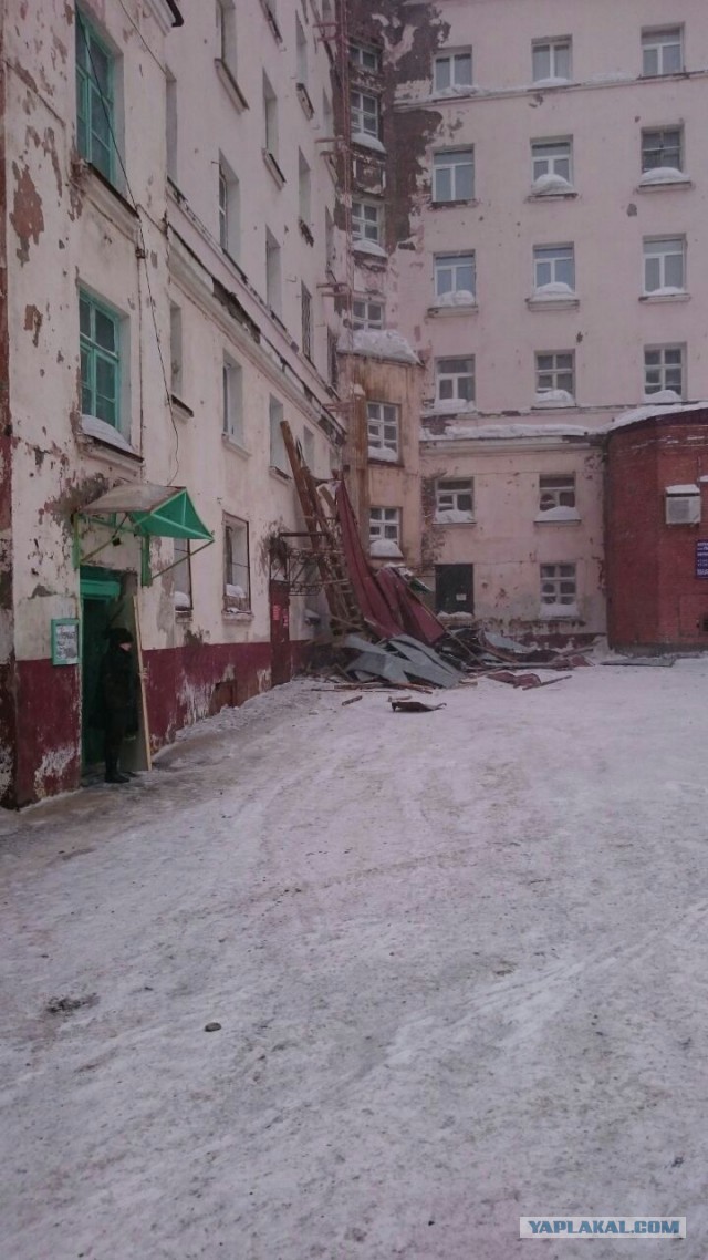 В аэропорту Норильска ветром снесло Boeing