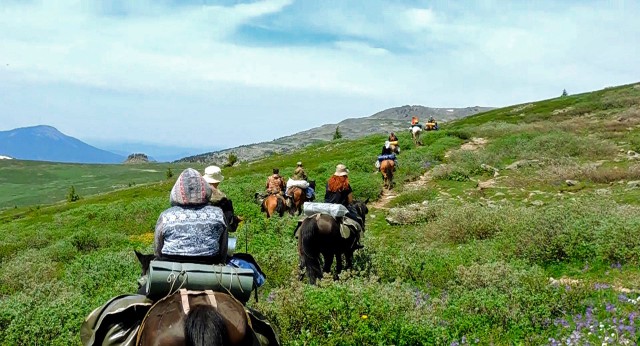 Горный Алтай. Конный поход. Урочище Сугойное, база Элекмонар.