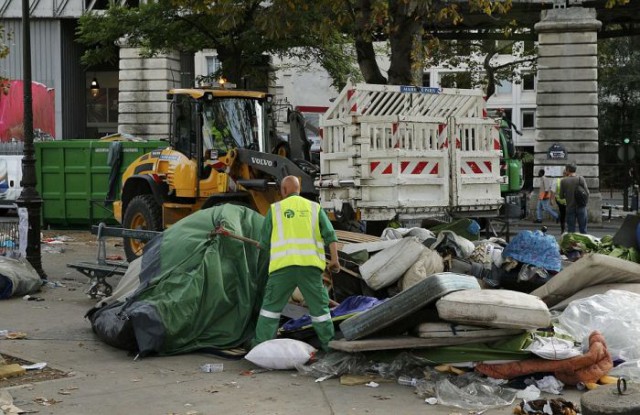 Полиция Франции разгромила лагерь беженцев в Париже