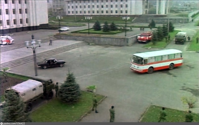 1 декабря 1988 года в Орджоникидзе преступники захватили в заложники целый школьный класс.