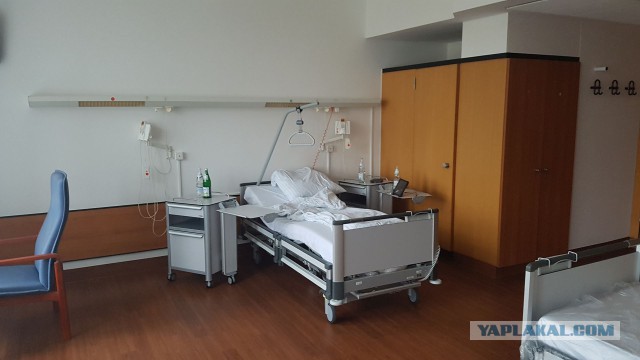 В волжской больнице заметили картонные тумбочки. Власти заявили, что не успели заменить мебель на новую
