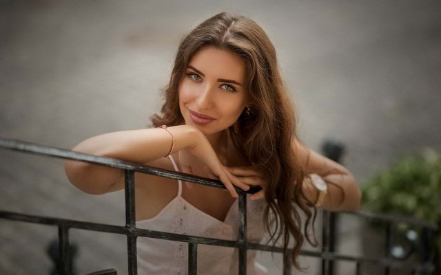 Девушки в майках из социальных сетей