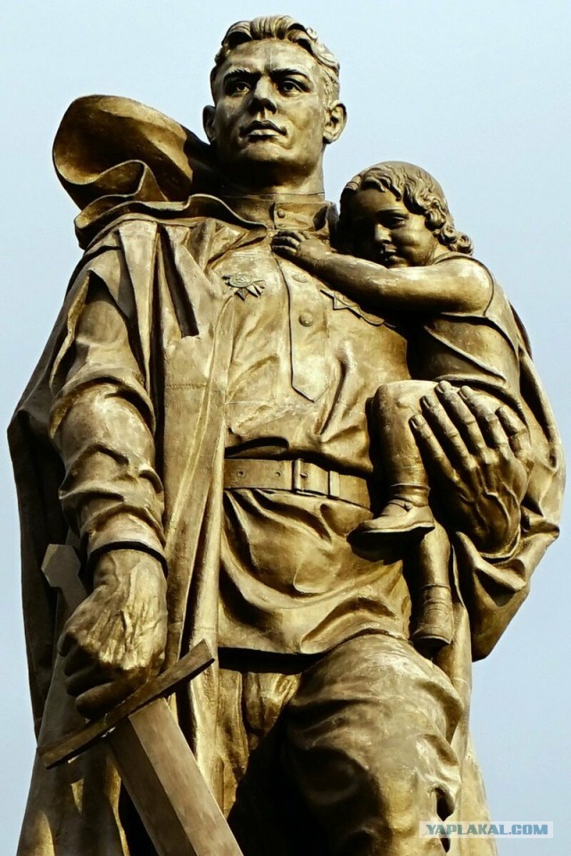 «Родина-мать зовет». Сталинград, День Победы
