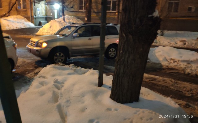 В Казани  мужчина напал на соседку, потому что та перекрыла выезд