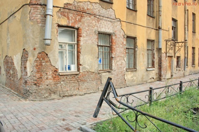 С 1 апреля с совершеннолетних туристов в Петербурге начнут взимать курортный сбор в размере 100 рублей в сутки