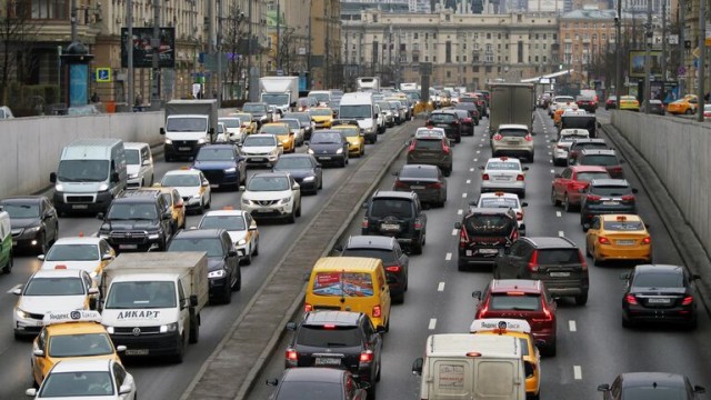 В Минтрансе прокомментировали идею введения платного проезда на всех дорогах России