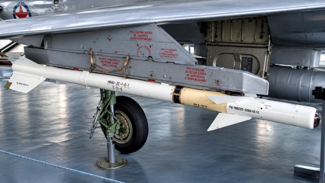 Как американская ракета, застрявшая в китайском МиГе, стала советской Р-3С