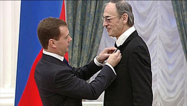 Вы не поверите, но... Боярский бывает и без шляпы!