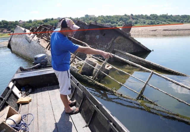 Рекордно упал уровень воды и...