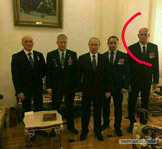 "Еб*ное нацистское дерьмо, съ*балось отсюда нах*р!"