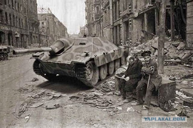 Цветные фотографии бронетехники времён Второй мировой войны