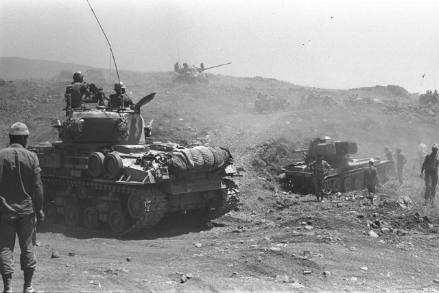 Лица, события, эпохи: редкие исторические фотографии, которые перенесут вас в другое время