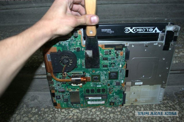 Шпатель и зажигалка