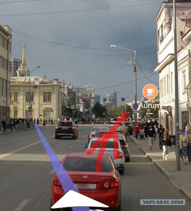 Байкерша и асфальт