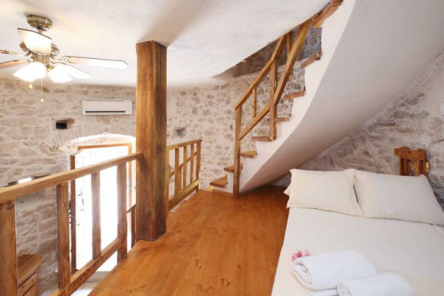 Небольшой дом в 250-летней башне на острове в Хорватии