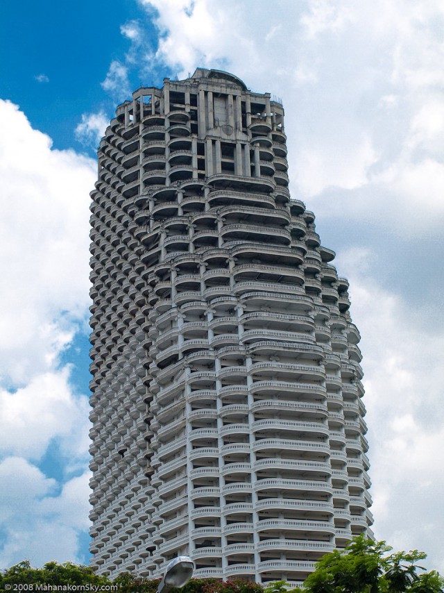 Самый высокий заброшенный небоскреб в мире