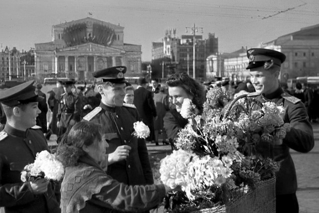 Исторические моменты Победы. Апрель-май 1945г