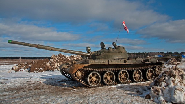 Горячая приправа холодной войны: тест-драйв танка Т-62