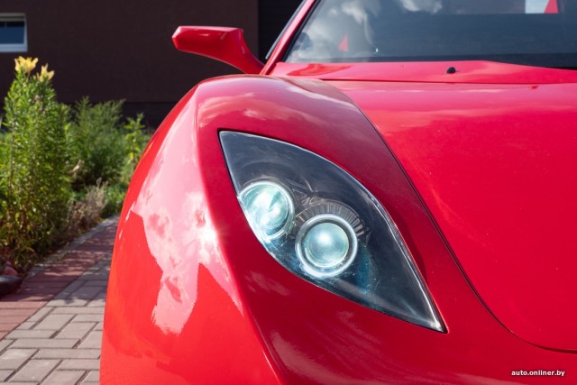 «Не удалось накопить на Ferrari, потому построил ее сам». Красная «Изольда» из белорусской провинции