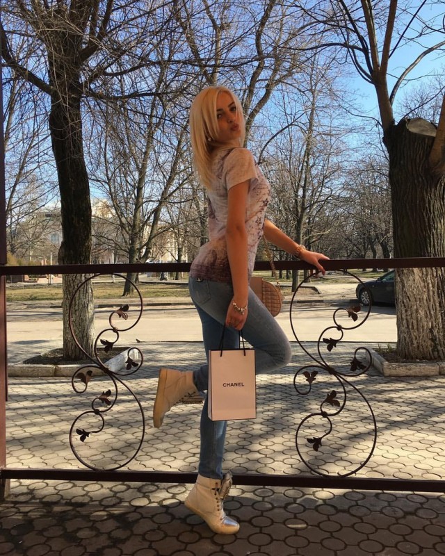 Забавные картинки с девушками