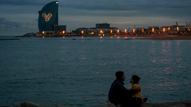 Испанский инженер остался один в огромном закрытом отеле в Барселоне на два месяца