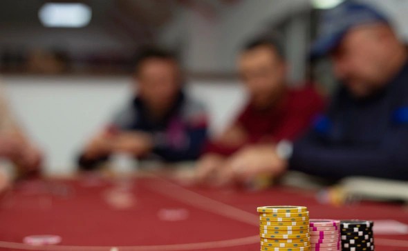 Звучит как начало анекдота: Двух россиян, украинца и француза арестовали в Таиланде за игру в покер