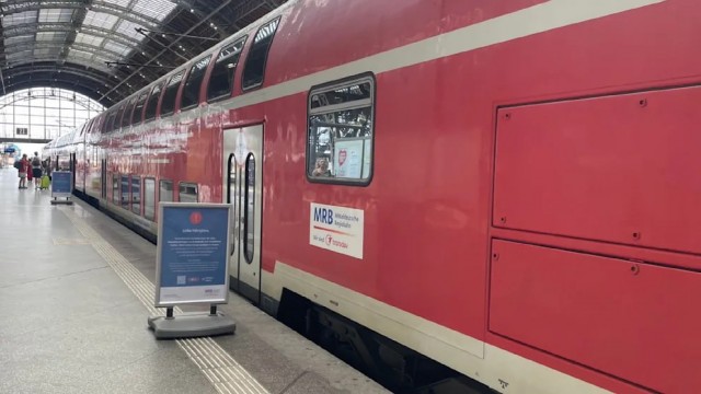 Анекдот просто... В Германии электропоезд ходит с пустым вагоном из-за сильного запаха дизеля