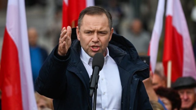 Президент Польши Кароль Навротский хочет переписать Конституцию