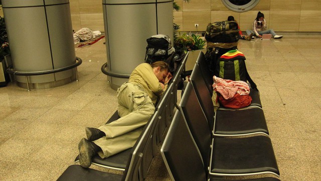 Земля в иллюминаторе видна