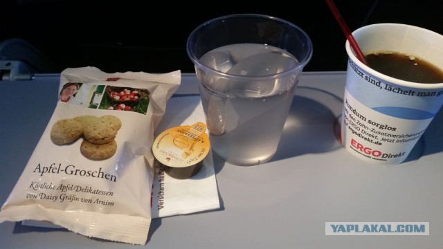 Чем кормят в самолетах Emirates