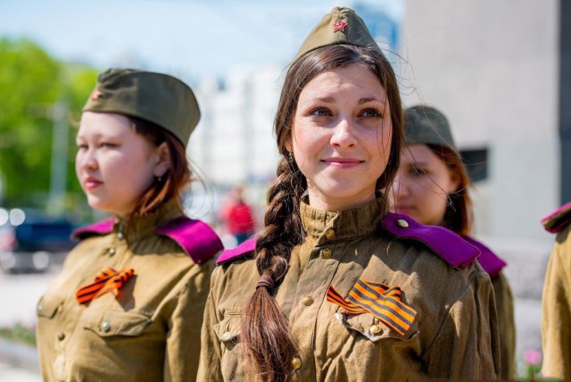 Красит ли форма женщину? 22 варианта