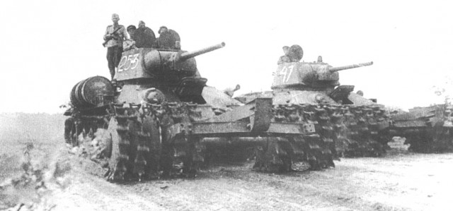 "Хоронили по частям". Подвиг гражданских девушек на разминировании 1944-46 г.