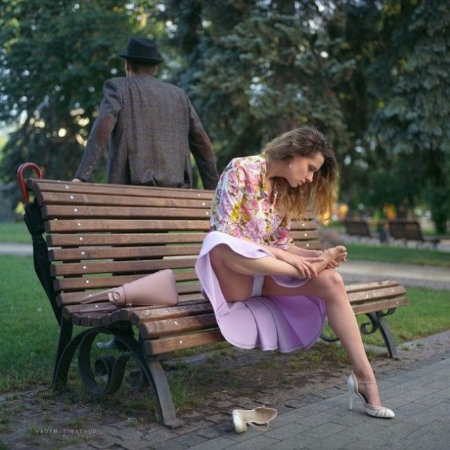 А как выглядят девушки на улицах? Чем они занимаются?