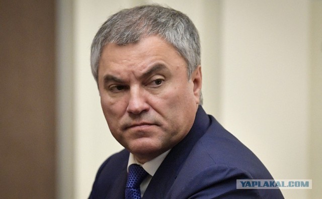 Датская принцесса встала на колено перед королём Испании