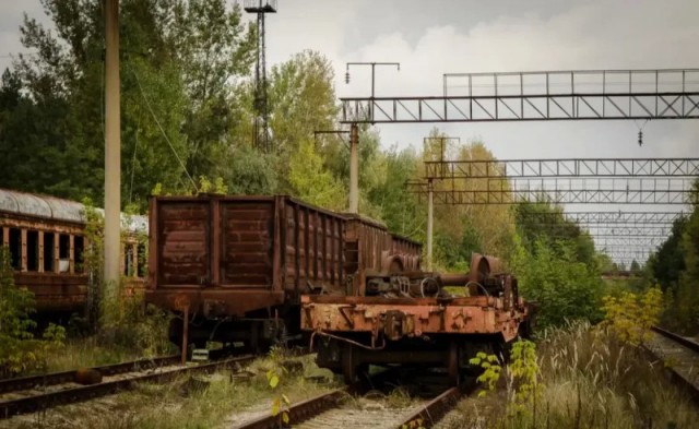Они стоят здесь с 1986 года. Как выглядят поезда в Припяти сегодня?