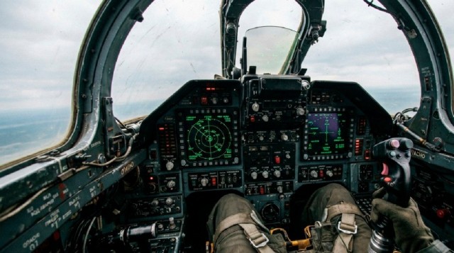 "Терминатор" Су-37: почему самолёт, который крутил кувырок с шасси, так и не нашел покупателя