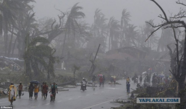 Супертайфун "Хайян". Жертвы около 10 000 человек.