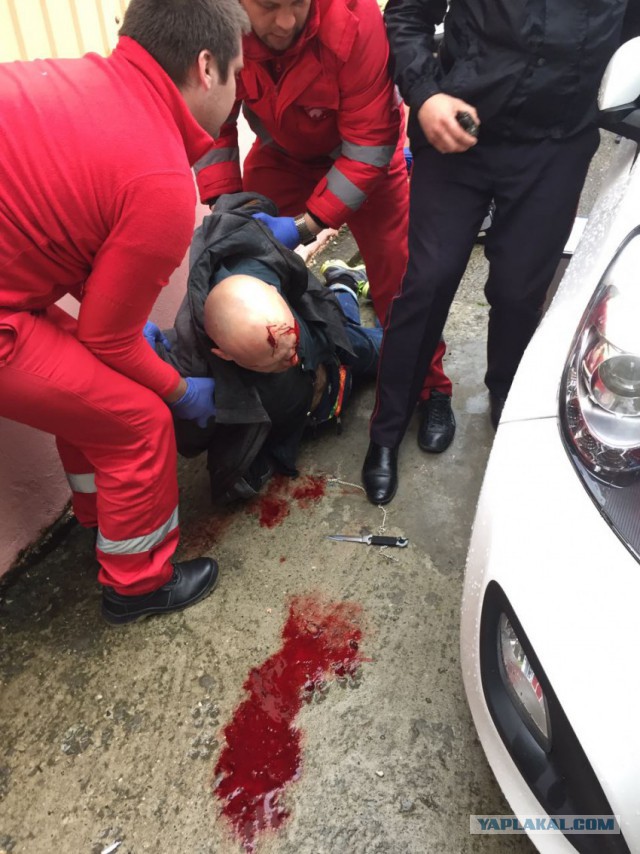 В Сочи сегодня на сотрудника ДПС напали с ножом