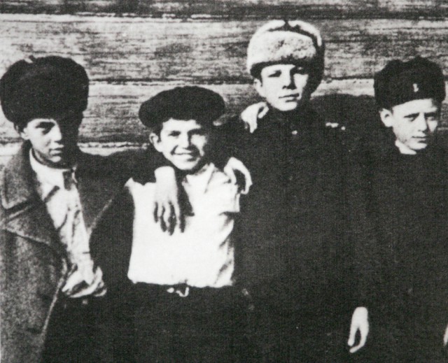 Гагарин в микрокосмосе: каким был первый космонавт планеты в семейном кругу