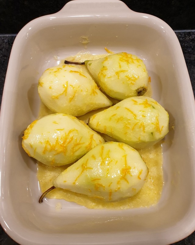 Осенняя пора, грушЕй очарованье.