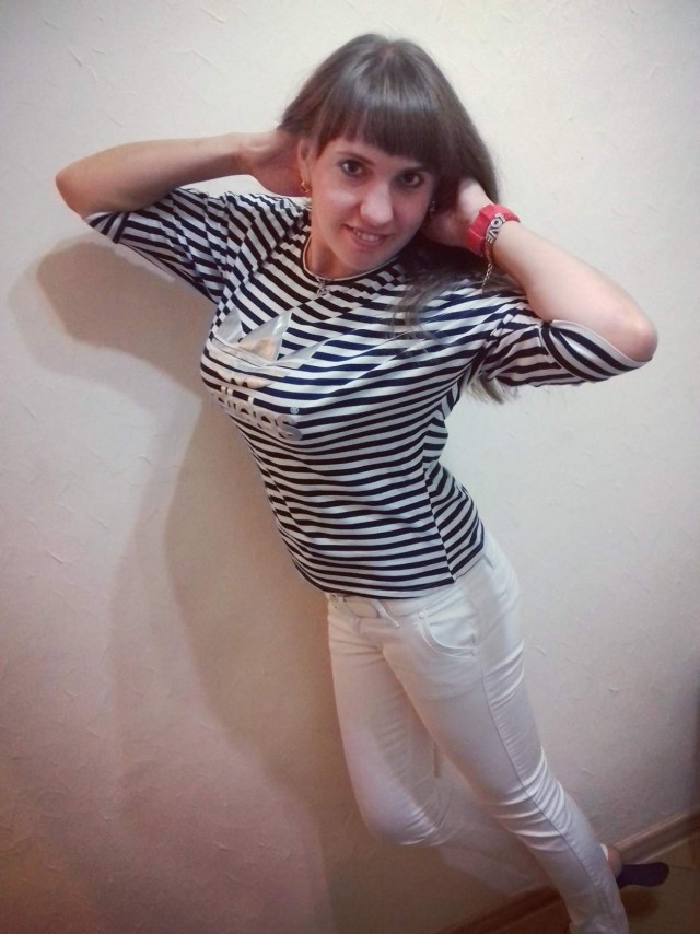 Девушка, фотоаппарат, фантастическая поза