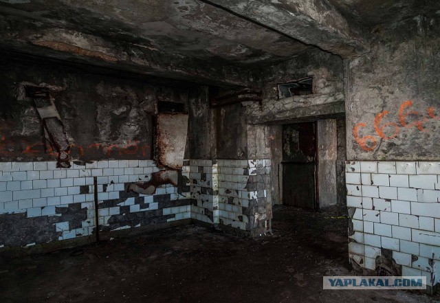 Заброшенный ресторан на горе Ахун