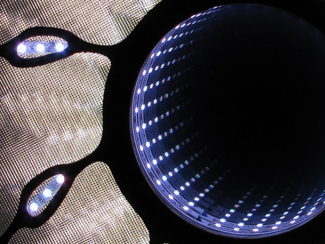 Светодиодная люстра с эффектом туннеля
